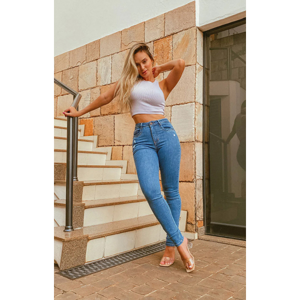 Calça jeans Feminina Modelo Skinny com Cintura mediana 20326.46